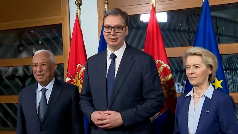 Ursula fon der Lajen, Antonio Košta i Aleksandar Vučić