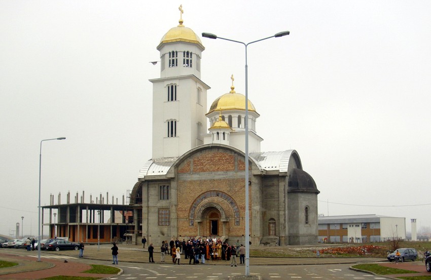 Pokraden elektromaterijal