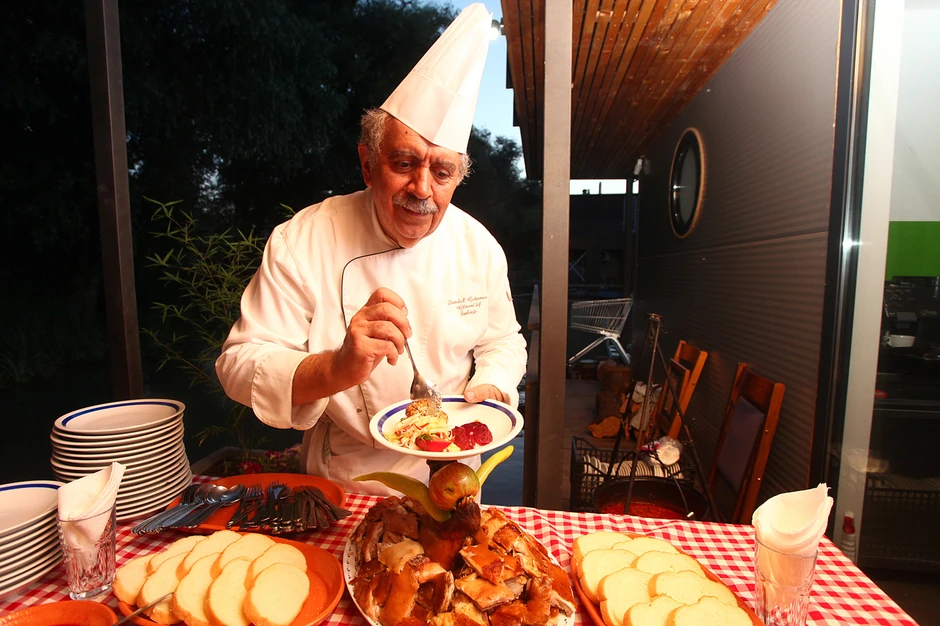 Stambol Geštamov napravio je  juneće repiće sa belim vinom