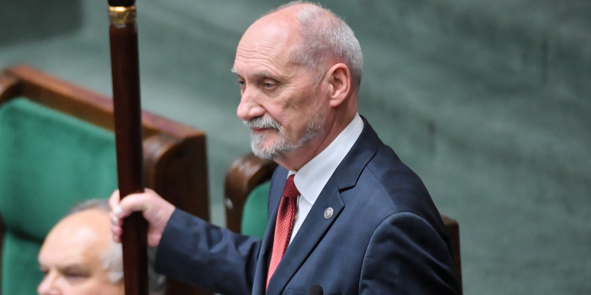 Pierwsze posiedzenie Sejmu IX kadencji. Antoni Macierewicz ...