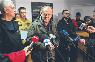Konferencja prasowa premiera Donalda Tuska i szefów służb w Kłodzku