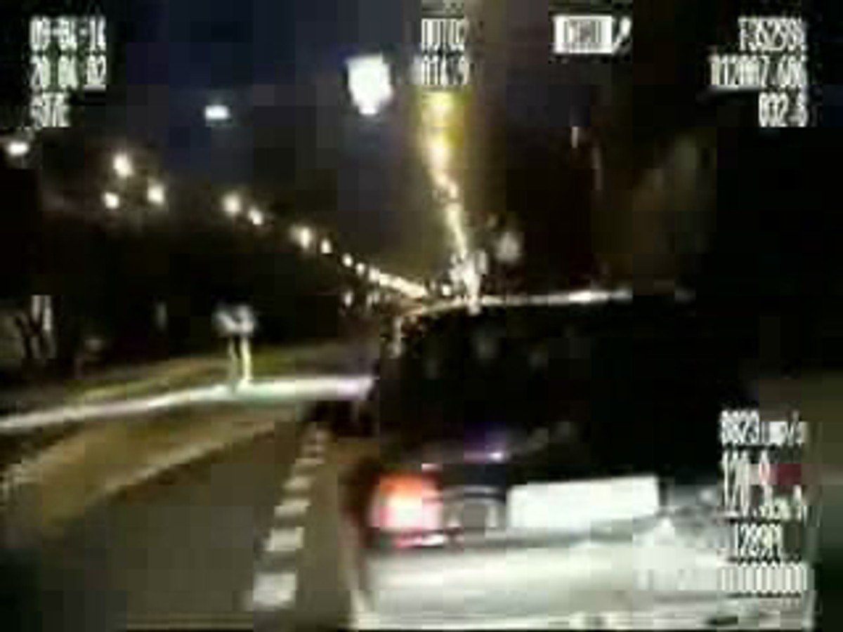 190 km/h przez miasto. Zobacz pościg!