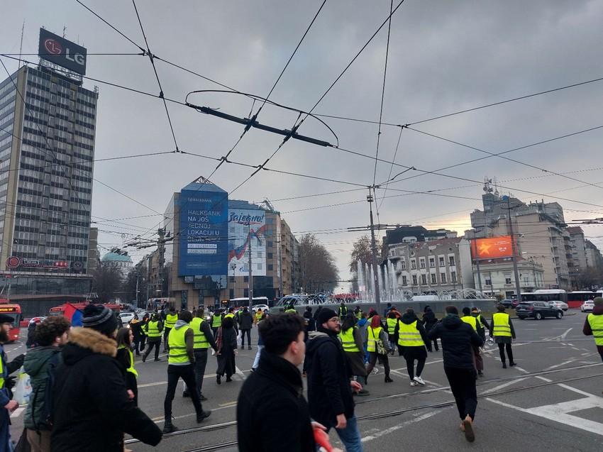 Protest zbog incidenta u Ruzveltovoj, kružni tok na Slaviji