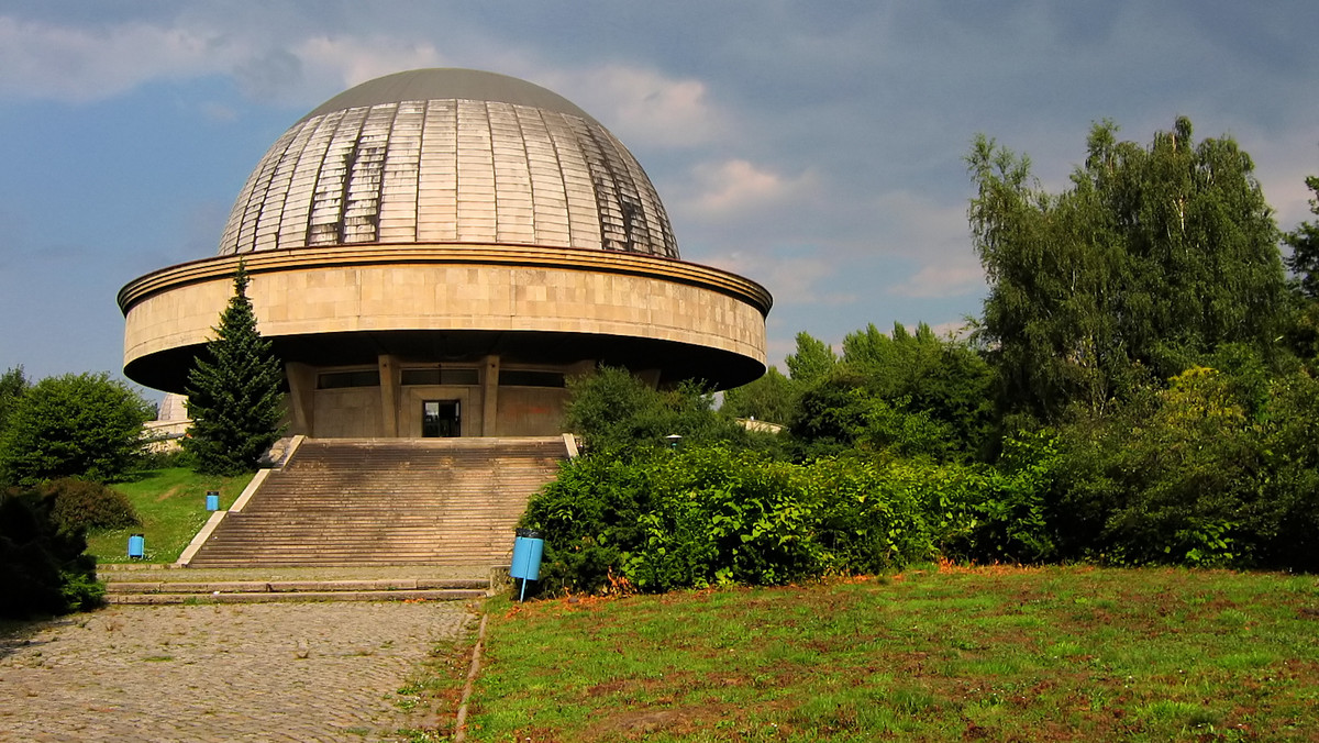 Z udziałem gości m.in. z Centrum Nauki i Techniki EC1 z Łodzi oraz Centrum Nauki Kopernik z Warszawy jutro Planetarium Śląskie w Chorzowie będzie świętowało Międzynarodowy Dzień Planetariów. Planowanych jest m.in. siedem seansów, w tym historyczny, z 1965 r.