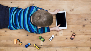 Jak oderwać dziecko od tabletu i komputera? Nasza ekspertka znalazła sposób