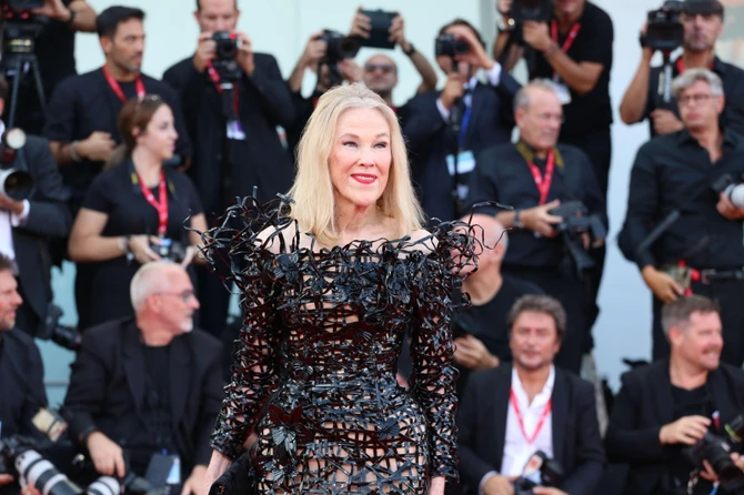 Ketrin O'Hara pojavila se na Filmskom festivalu u Veneciji 2024. godine