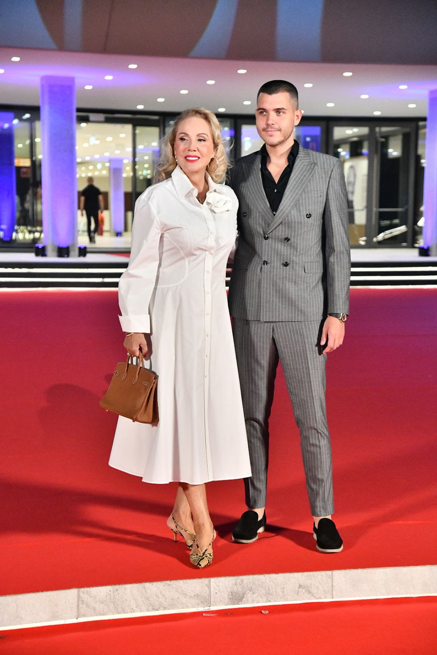 Lepa Brena sa sinom Viktorom