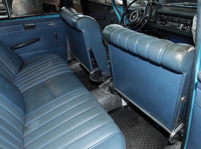 Mercedes pana Aleksandra Ratajczaka skończy w 2011 roku 45 lat. To właśnie egzemplarz modelu W110 w wersji 200D, czyli 'skrzydlak', jeden z poprzedników obecnej Klasy E