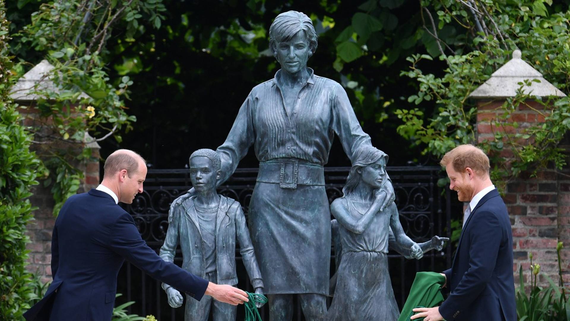 Ovo je Šon Bin, a ne Dajana - pljušte optužbe na izgled statue Lejdi Di