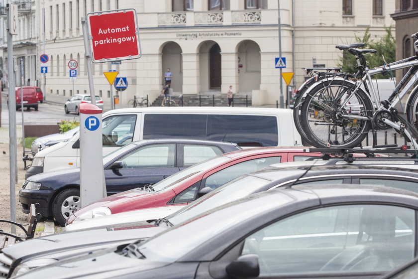 Absurd! Darmowa komunikacja miejska z parkingów widmo