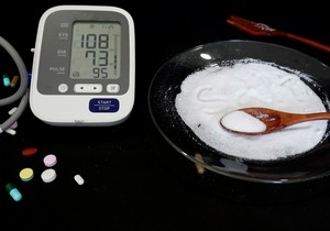 Preteran unos soli vremenom sužava krvne sudove, što dovodi do visokog krvnog pritiska 