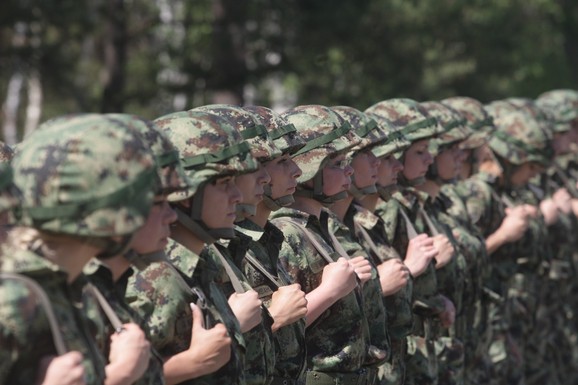 MOMCI, PRIPREMITE SE! Načelnik Generalštaba: "Vojska Srbije je spremna za uvođenje OBAVEZNOG VOJNOG ROKA"