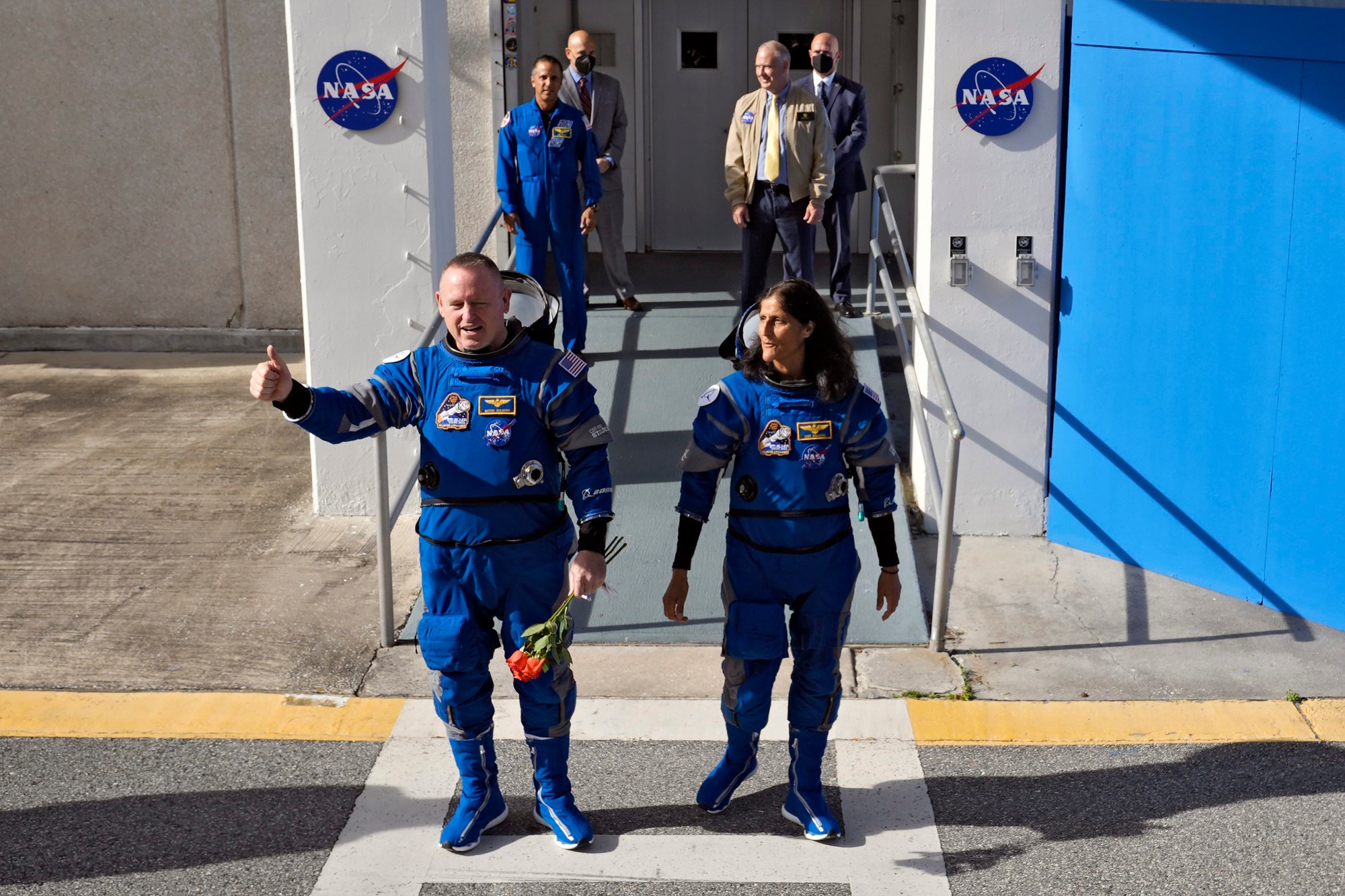 Posádka vesmírnej lode Boeing CST-100 Starliner.