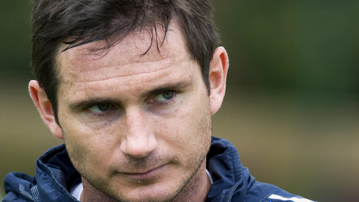 Frank Lampard, zawodnik Chelsea Londyn, szykuje się do swojego wielkiego dnia. Sportowiec ma niedługo stanąc na ślubnym kobiercu z ukochaną Christine Bleakley... a wokół krążą plotki, że Lampard za swój wielki dzień "musiał dać w łapę"!