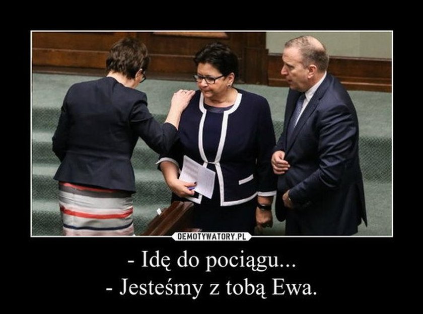 Memy o akcji #KolejNaEwę