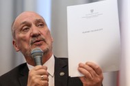 Antoni Macierewicz na posiedzeniu Podkomisji Smolenskiej do Ponownego Zbadania Wypadku Lotniczego z dnia 10 kwietnia 2010 r.