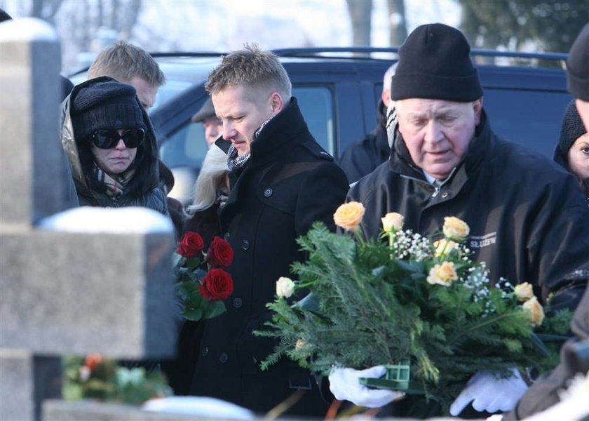 Gwiazdy na pogrzebie reżysera "M jak miłość". FILM