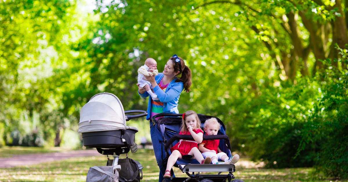 Waloryzacja 800 plus. Wyższe wypłaty dla milionów rodzin. Nowe zasady świadczenia i większe wsparcie dla wielodzietnych?