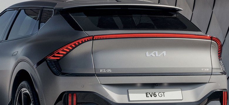 Kia EV6 już w Polsce. Ceny? Tańsza niż IONIQ 5, a ładowanie jak tankowanie