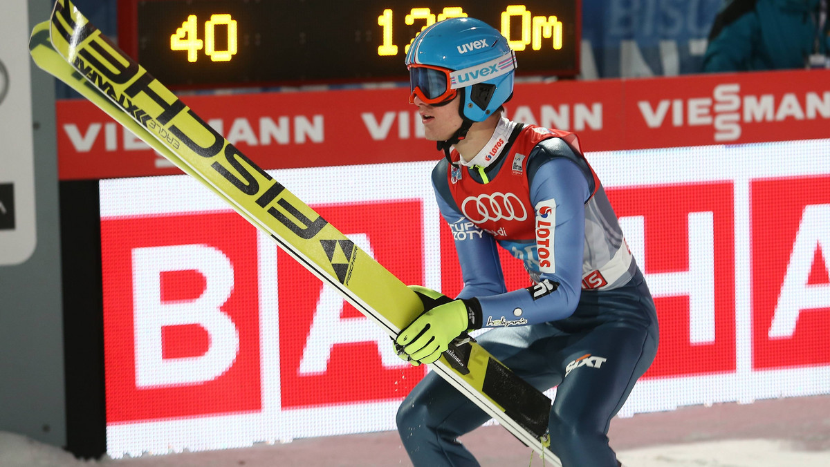 Reprezentacja Niemiec wygrała konkurs drużynowy Pucharu Świata w skokach narciarskich w Willingen. Polacy zajęli szóste miejsce, choć mogło być nieco lepiej. Z naszych skoczków najlepiej zaprezentował się Andrzej Stękała, który skoczył 133,5 metra. Najdalej w całym konkursie pofrunął Severin Freund, lądując na 149. metrze.