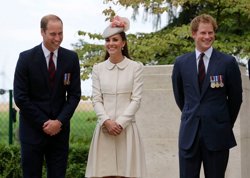 Od lewej: książę William, księżna Kate i książę Harry