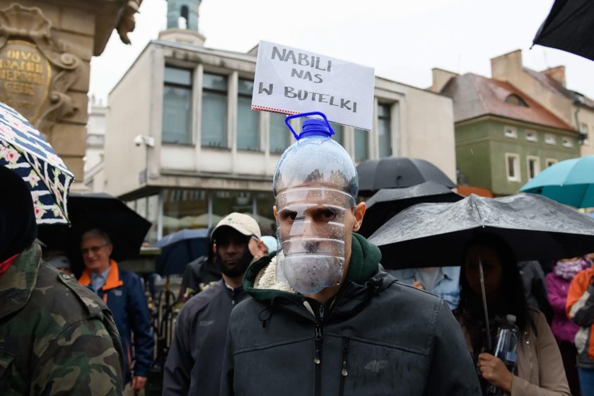 Uważają, że pandemii nie ma i protestują. Szokujące obrazki z Polski