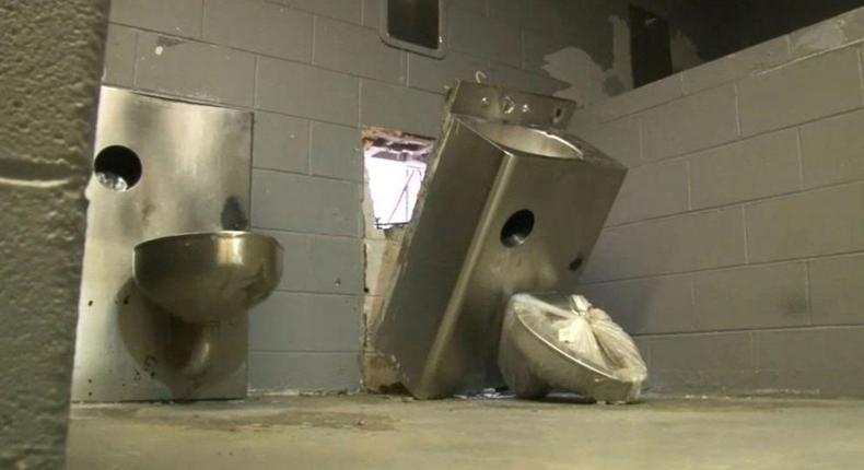 Prisoners escape jail by breaking the toilet and removing the water closet