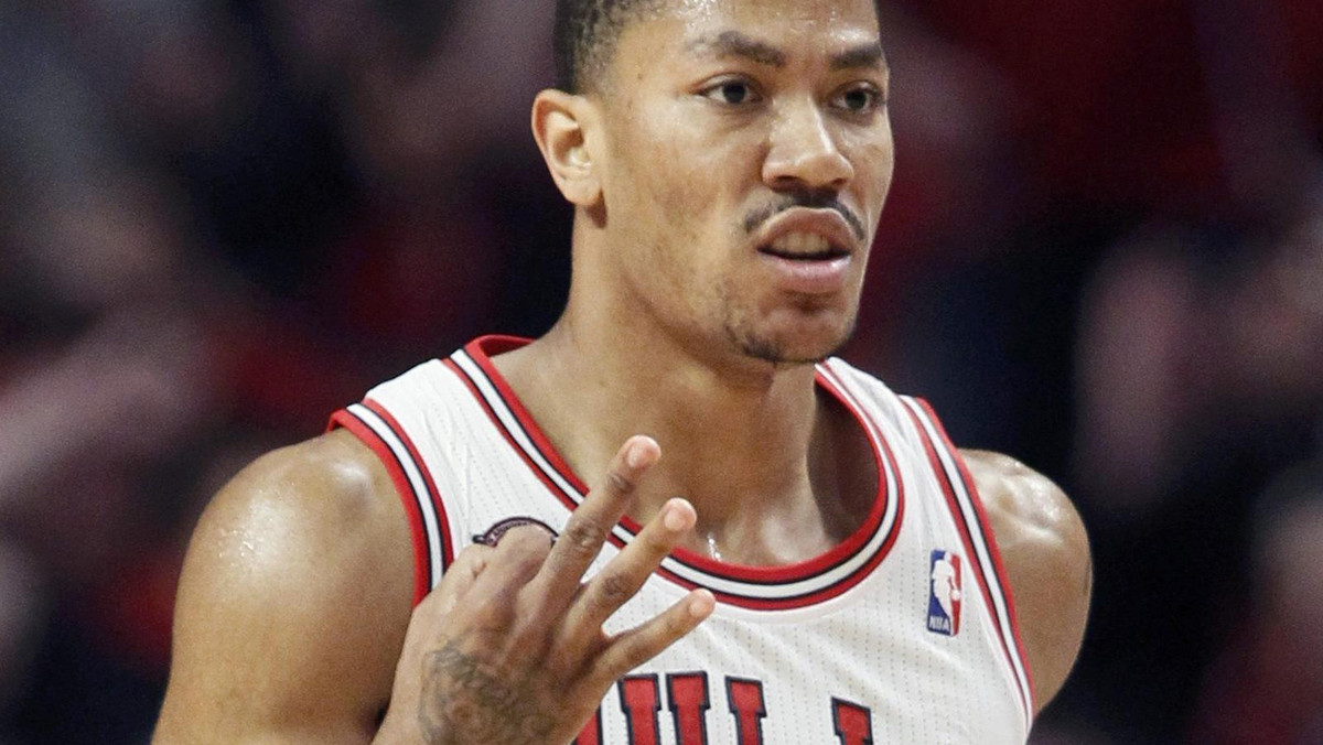 Nie było w historii NBA zawodnika, który tak szybko zarobiłby ponad 100 milionów w karierze, ale Derrick Rose, rozgrywający Chicago Bulls nie jest tylko zwykłym zawodnikiem. - Nie gram dla pieniędzy, gram żeby zwyciężać - powiedział 23-letni gracz, którego warty prawie 100 milionów pięcioletni kontrakt jest tak specjalny, że od dnia dzisiejszego nosić będzie jego nazwisko. To, że kontrakt Rose'a stanowić będzie aż 30 procent budżetu drużyny, ma go tylko dopingować.