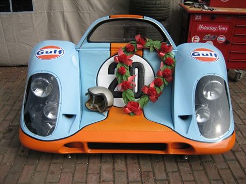 Poczuj się na kanapie jak w porsche