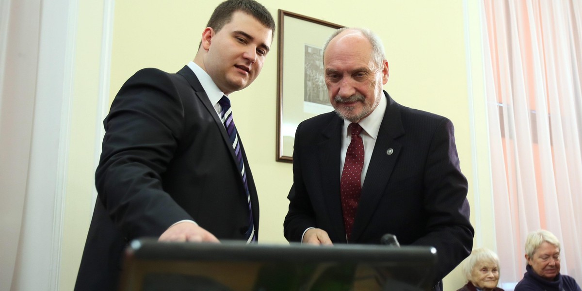 Bartłomiej Misiewicz i Antoni Macierewicz