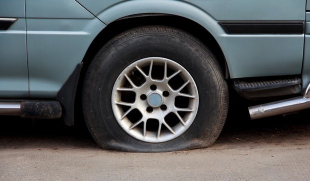 Probušena automobilska guma