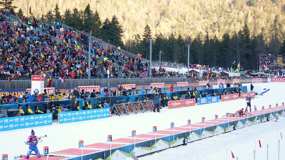 Strzelnica biathlonowa podczas zawodów