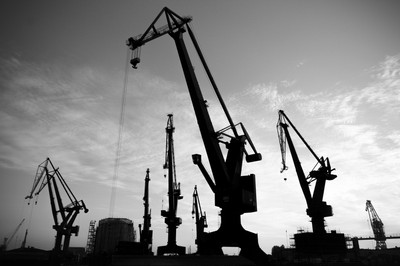 Błaszczak: Polski przemysł stoczniowy jest w stanie zbudować fregatę rakietową