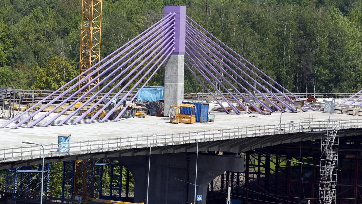 Firmy budowlane w Polsce oczekują spadku produkcji budowlanej w tym roku o 11 proc. wobec 2012 r. - wynika z raportu firmy doradczej KPMG. Rok później, zdaniem przedsiębiorstw, nastąpi dalszy spadek w tym sektorze o 1 proc.