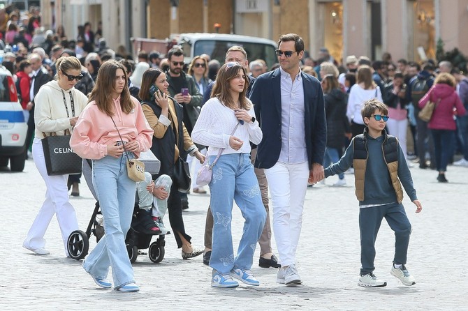 Mirka i Rodžer Federer sa decom u Rimu  AMOR ROMA / MEGA/ The Mega Agency