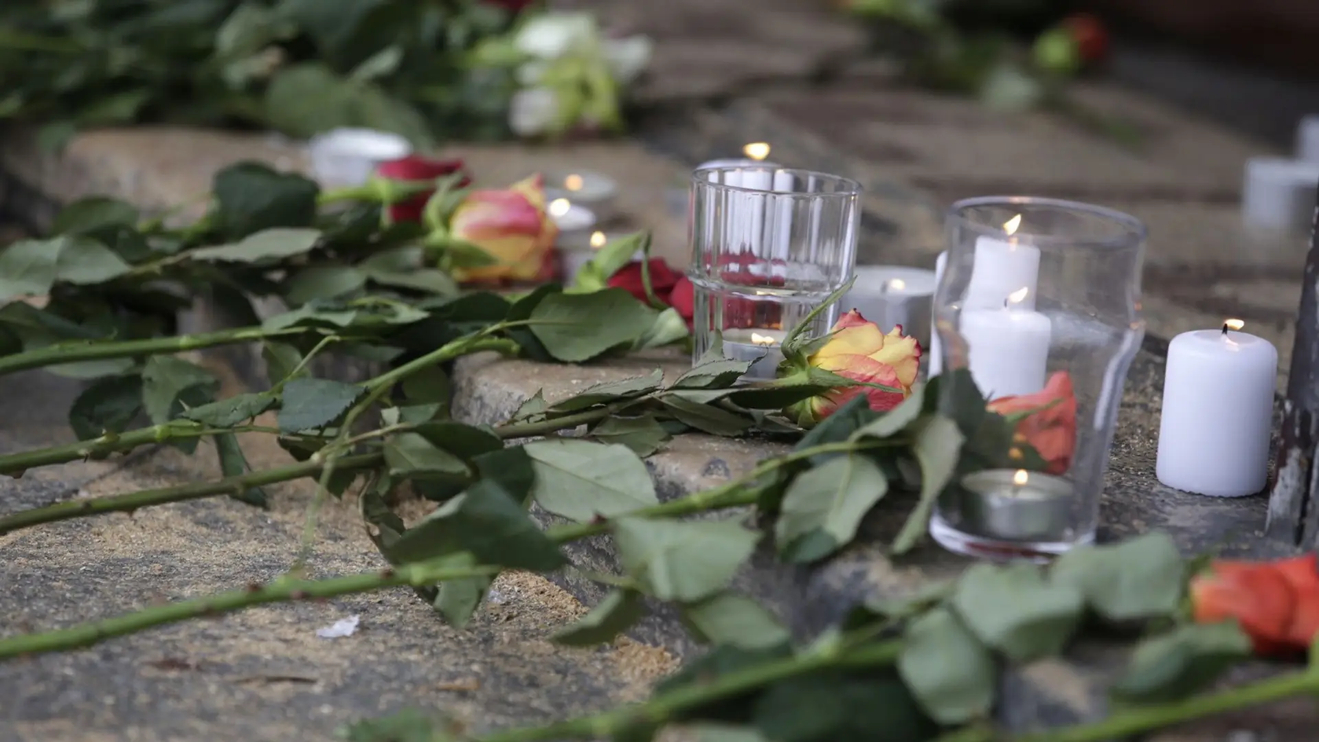 Reakcja świata po tragedii we Francji. Co więcej można zrobić?