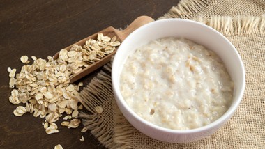 owsianka wytrawna z pomidorem i parmezanem. ciepłe, sycące i nietypowe