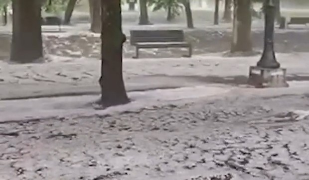 Nevreme praćeno gradom pogodilo Vrnjačku Banju