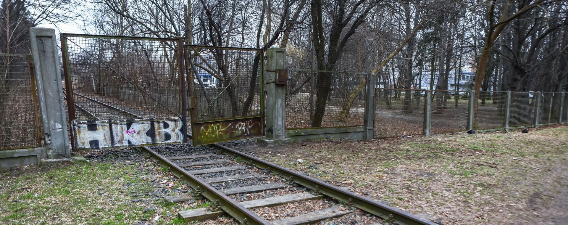 Masz działkę z taką infrastrukturą? Spór o opodatkowanie trwa