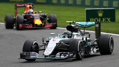 GP Belgii: wielkie emocje na starcie i koszmarna stłuczka kierowców Ferrari, rewelacyjny Hamilton i pewny triumf Nico Rosberga