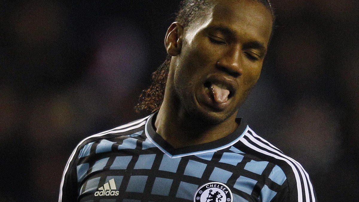 - Mimo że Barcelona ma najlepszych zawodników na świecie, to według mnie oba zespoły mają równe szanse na zwycięstwo - stwierdził napastnik Chelsea Londyn Didier Drogba. The Blues zagrają w środę z FC Barceloną w półfinale Ligi Mistrzów.