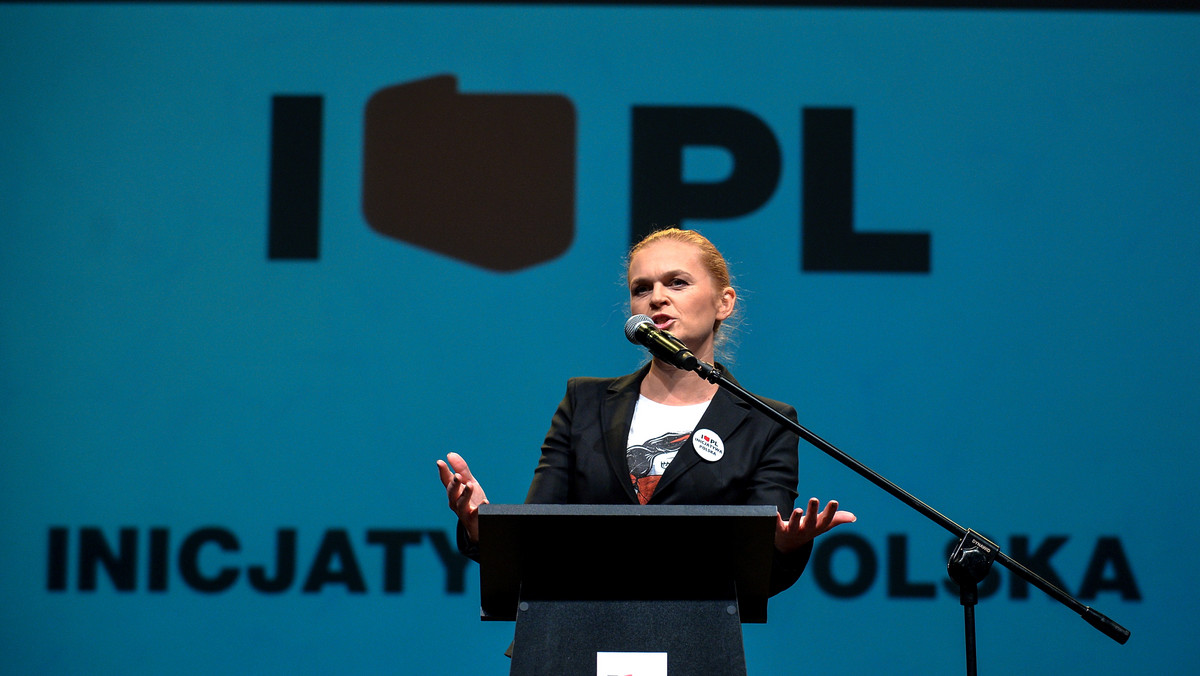 Mamy dość Polski Prawa i Sprawiedliwości i Polski Platformy Obywatelskiej – mówiła w Warszawie liderka Inicjatywy Polska Barbara Nowacka na konwencji jej stowarzyszenia. Chcemy stworzyć alternatywę dla PO i PiS – wtórował jej współzałożyciel Inicjatywy Dariusz Joński.