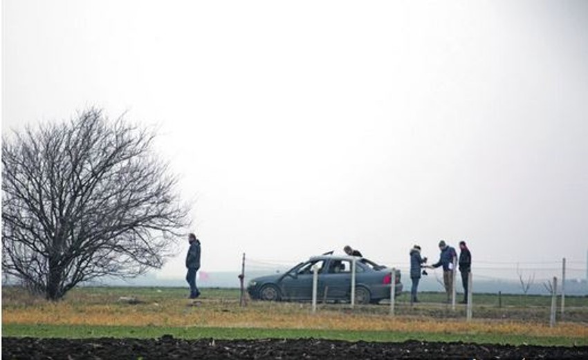 Njihova tela pronađena su u kolima