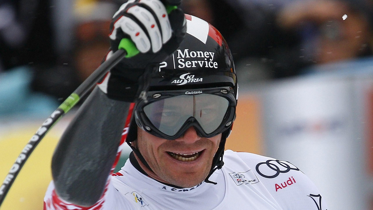 Austriacki narciarz Michael Walchhofer wygrał we włoskiej miejscowości Val Gardena supergigant i objął prowadzenie w klasyfikacji generalnej alpejskiego Pucharu Świata.