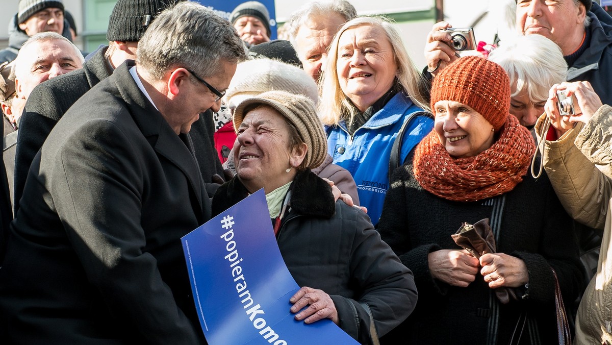 Prezydent Bronisław Komorowski rozpoczął swoją kampanię wyborczą w Ząbkowicach Śląskich (województwo dolnośląskie). Podkreślał, że wybrał właśnie to miasto, bo bardzo dobrze wspomina poprzednią wizytę w Ząbkowicach w 2012 roku.