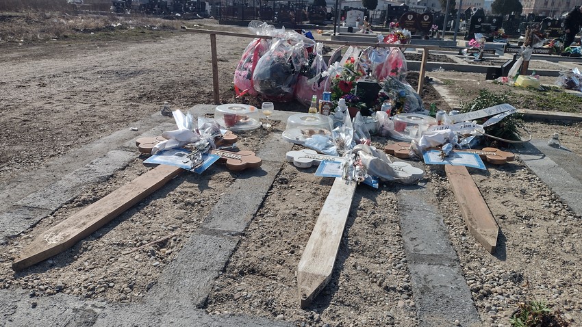 Tri krsta za tri groba porodice Đokić iz Aleksinca