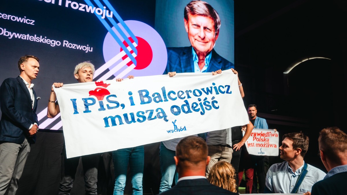 Aktywiści przerwali wykład Leszka Balcerowicza. "Musi odejść"