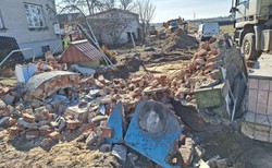 Skandal we wsi pod Warszawą. Zrujnowano 100-letnią kapliczkę. Mieszkańcy wściekli