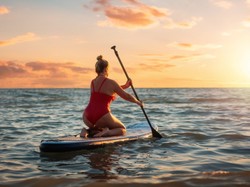 Sporty wodne to Twoja pasja? Dermatolog podpowiada, jak dbać o skórę