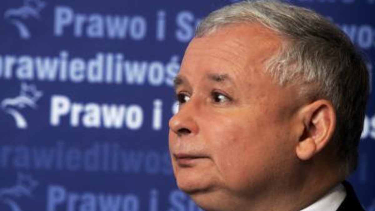 Jarosław Kaczyński podczas ostatniej rady politycznej partii apelował do parlamentarzystów PiS, aby "nie dali sprowokować się Platformie, trzymali nerwy na wodzy" - podaje wprost.pl.